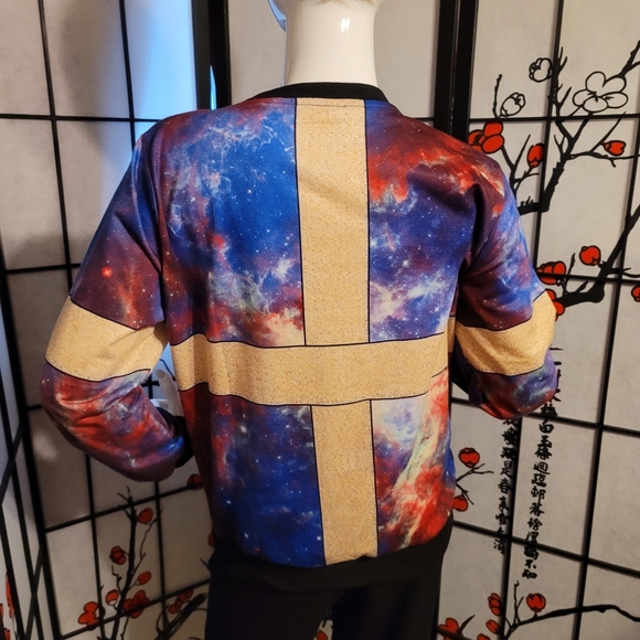 WOMEN'S SOFT SHINY CHRISTMAS SWEAT SHIRT STYLE WRAPED PACKAGE ART/SIZE MEDIUM - Picture 10 of 15